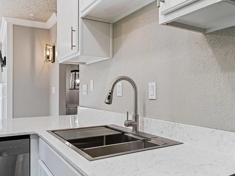 4428 S 164th St #B — Photo 11