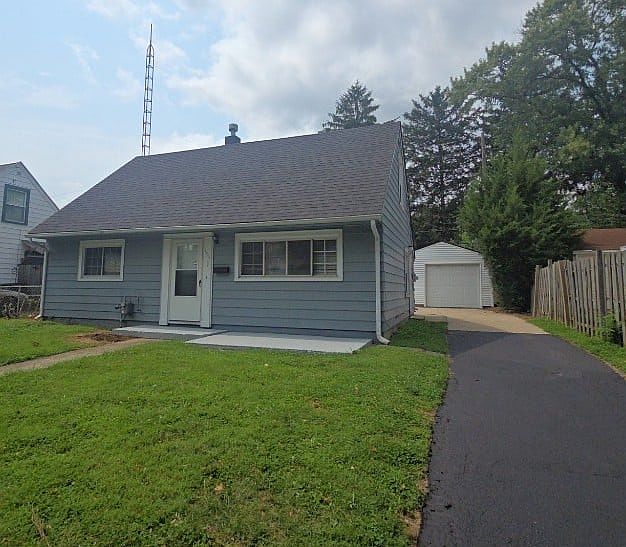 1st image of 1011 Blakley Dr