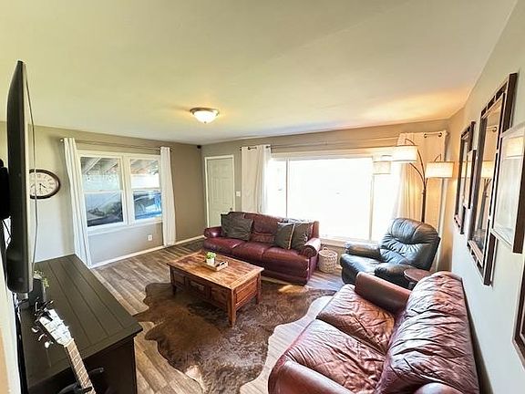 5th image of 528 E Joseph Ave