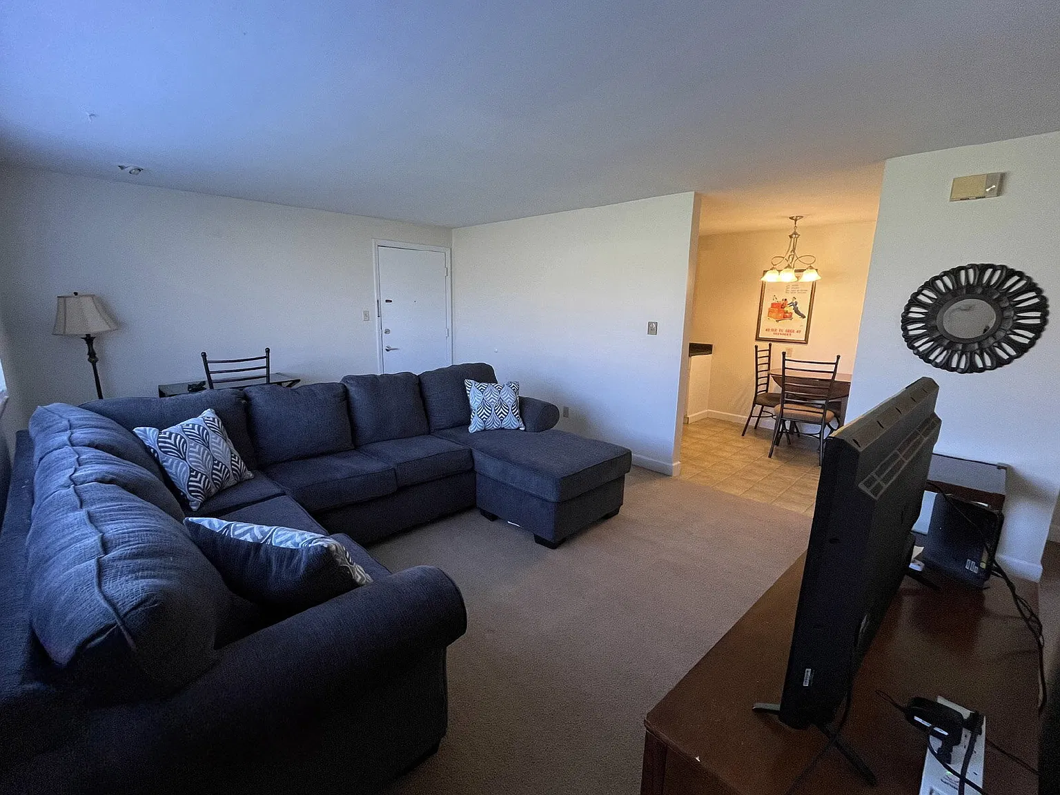 2 bed, 1.0 bath, $1,600 — Photo 3