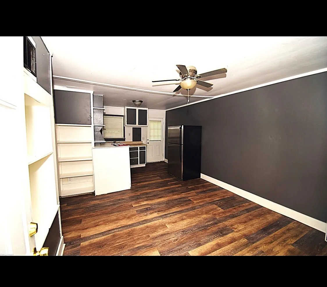 2 bed, 700 sqft, $950 — Photo 4
