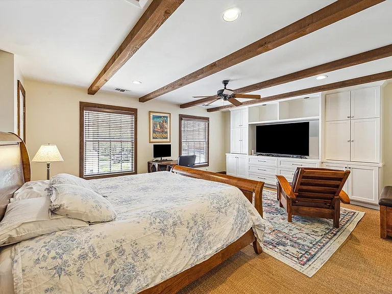 2510 Locke Ln — Photo 28
