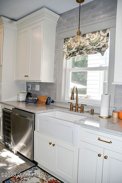 5th image of 834 Jay Street