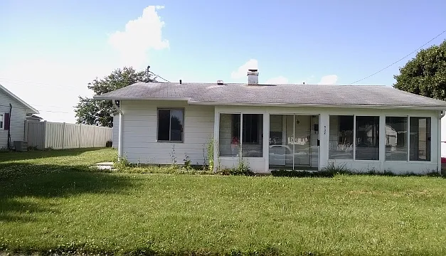 928 Elmhurst Dr photo 1