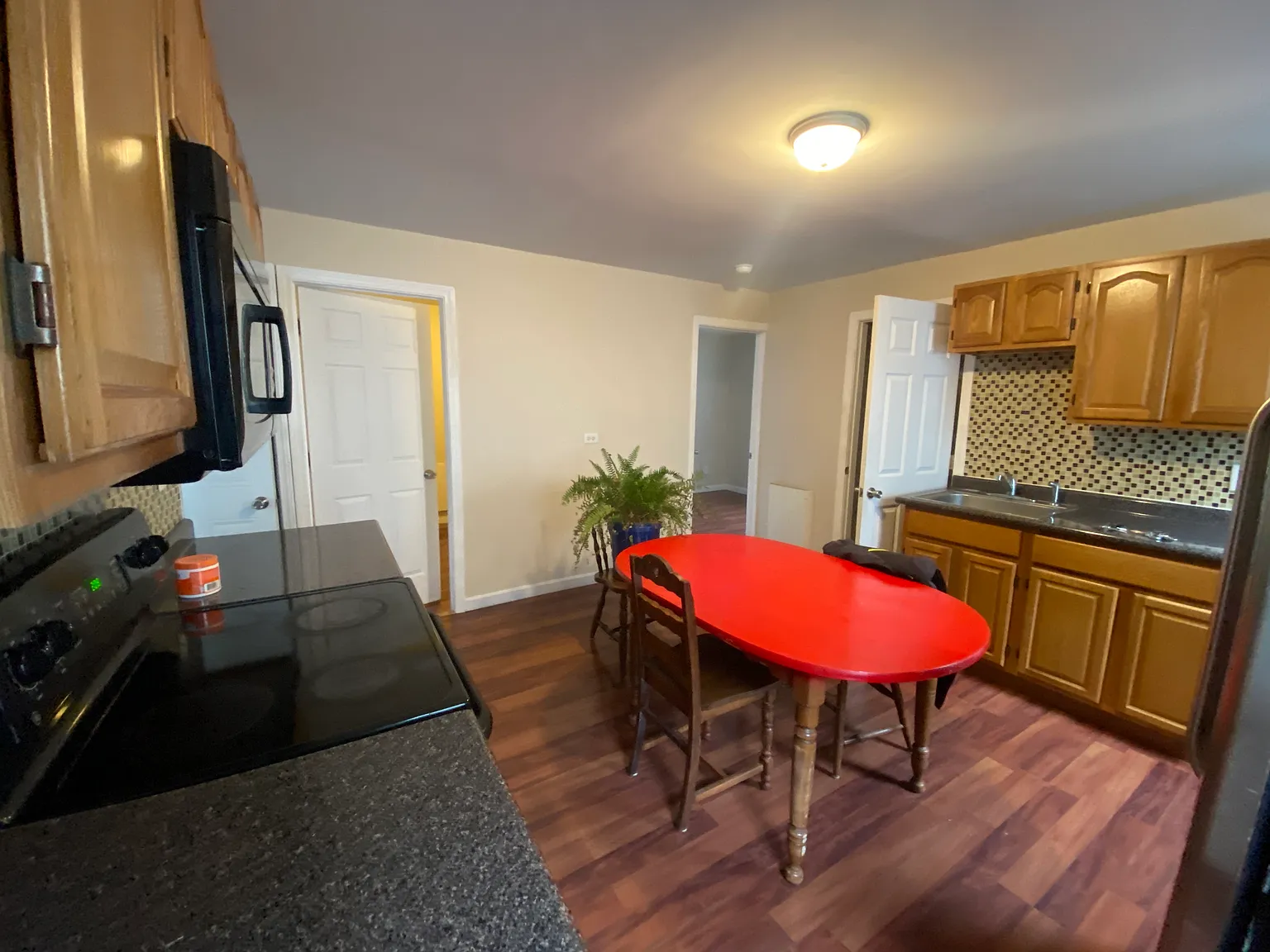 1 bed, 1000 sqft, $1,399 — Photo 2