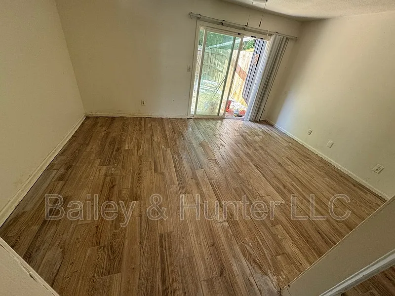 2 bed, 2.0 bath, 1200 sqft, $1,300 — Photo 4
