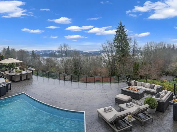 5807 Highfield Dr, Burnaby, BC V5B 1E4