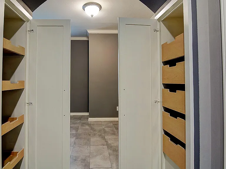 1408 W Webster St — Photo 17