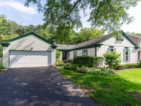 729 Hickory Ln, Carol Stream, IL 60188