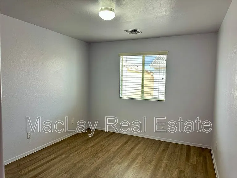 5216 W Albeniz Pl — Photo 6