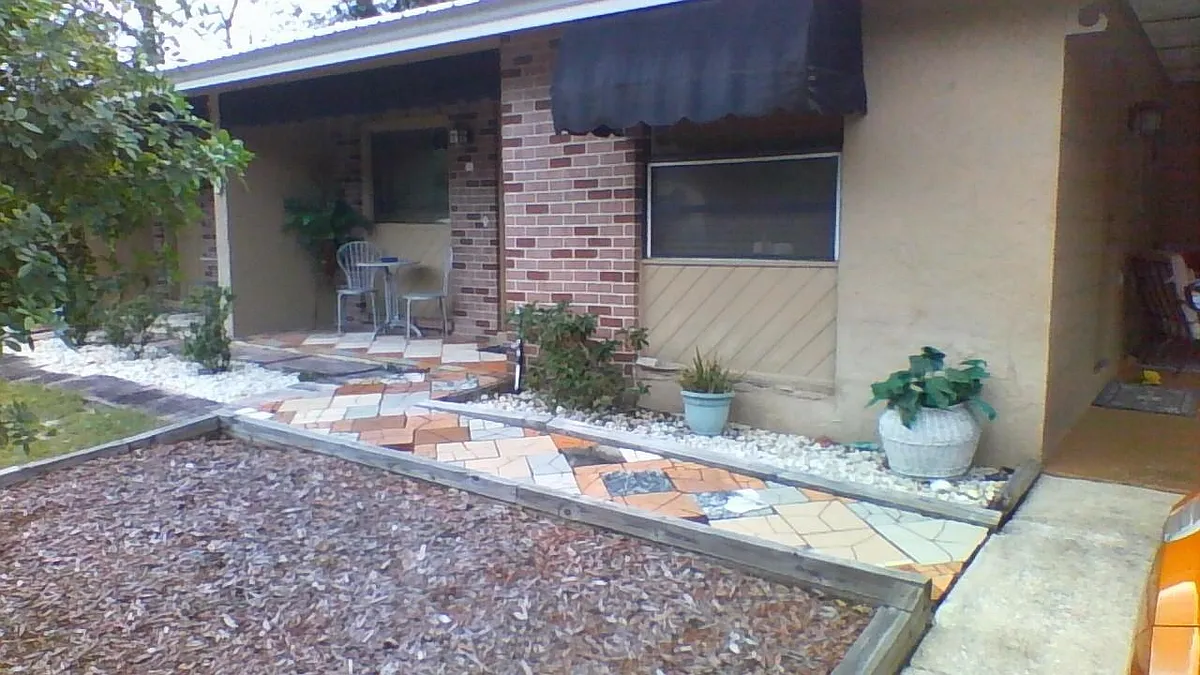 Building Photo - 524B Camino Ct