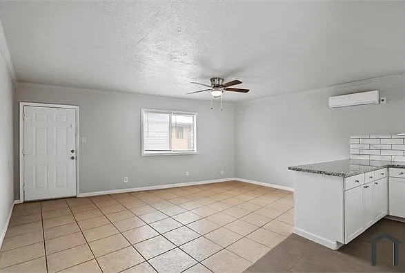 4811 Oakland St — Photo 25