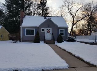 30 Falknor Dr, Manchester, CT 06040