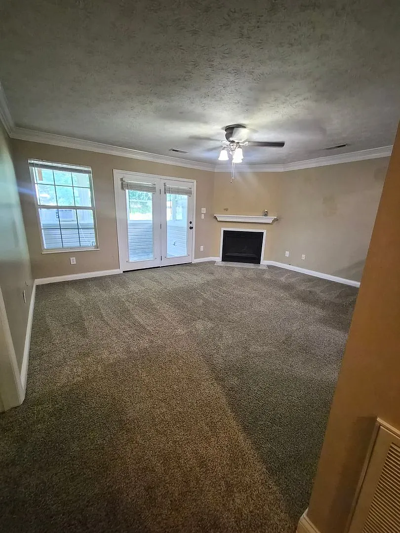 West Knoxville 37934 - Pet Friendly, 3 bedroom, 2. — Photo 2