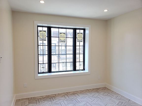 3rd image of 25-39 22nd St #2R