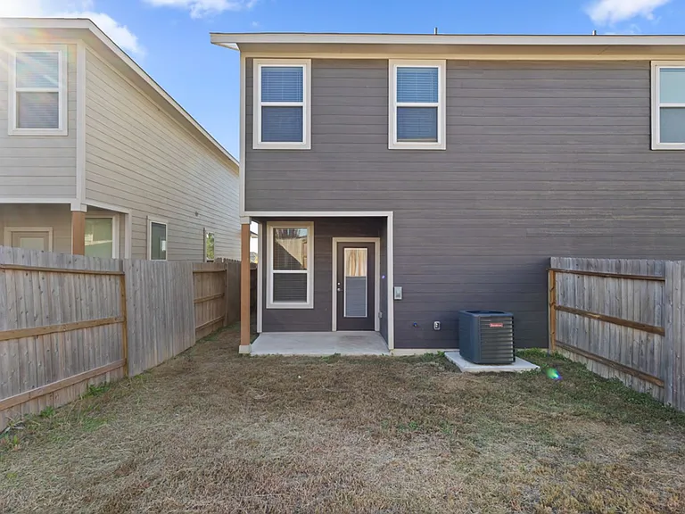 7620 Magnolia Vlg #102 — Photo 22