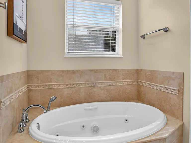 899 Granada Dr — Photo 18