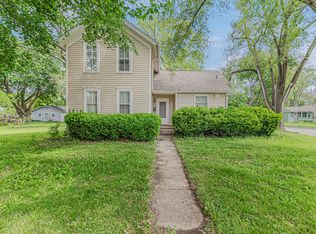 552 Walnut Ave, Elgin, IL 60123