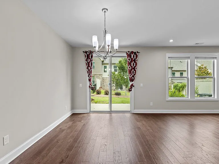 814 Rymark Ct — Photo 10