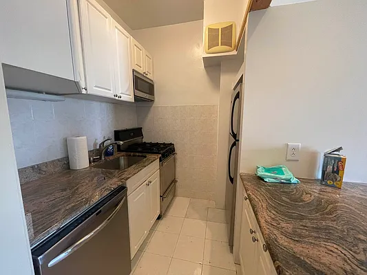 Rented by Limestone Realty Bklyn, LLC | media 7