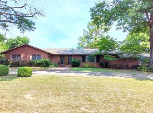 901 E Poplar St, Clarksville, AR 72830