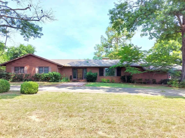 901 E Poplar St, Clarksville, AR 72830