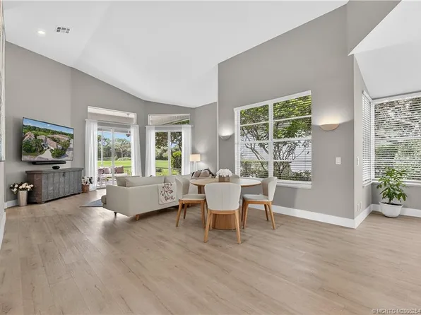 2233 NW Seagrass Dr, Palm City, FL 34990