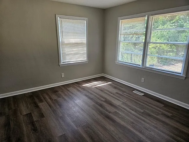 2 bed, 1050 sqft, $1,295 — Photo 4