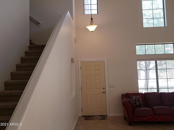 3rd image of 2725 E Catalina Ave