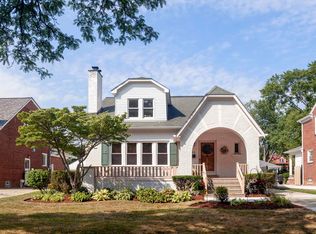 891 Washington Rd, Grosse Pointe, MI 48230