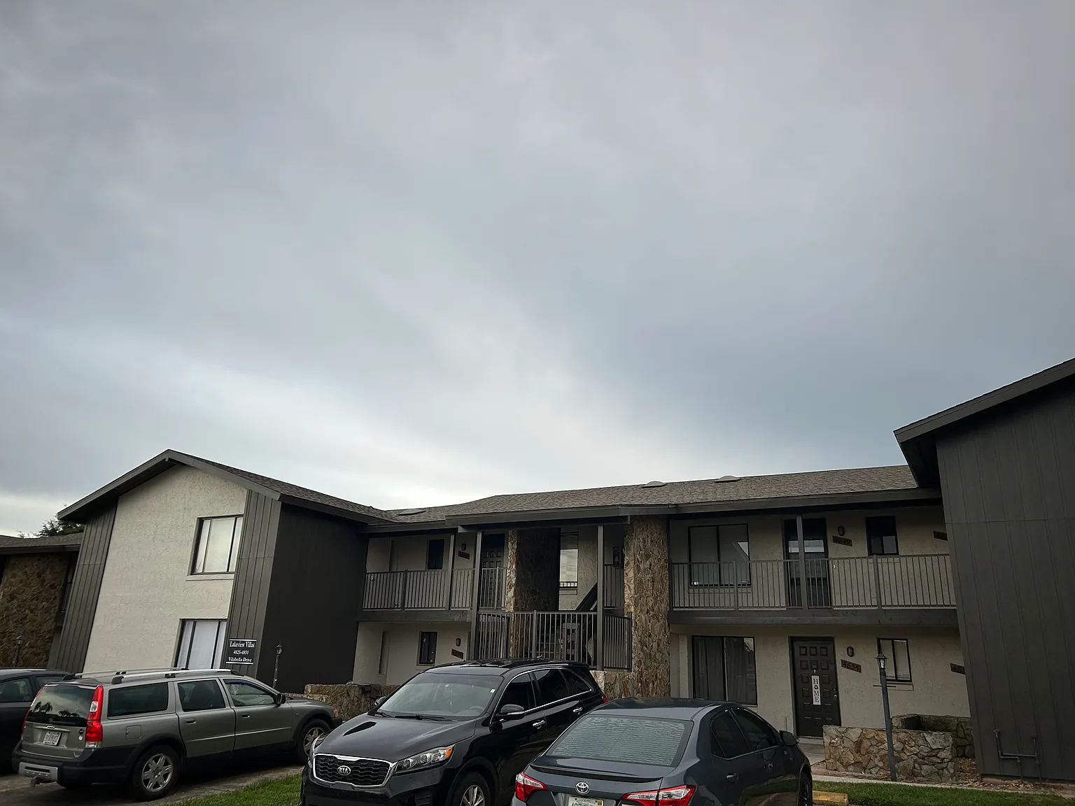 2 bed, 1003 sqft, $1,350 — Photo 3
