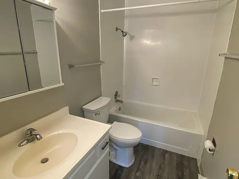 Parkview Apartments — Photo 29