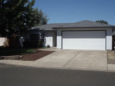 1174 Glengrove Ave, Central Pt, OR, 97502