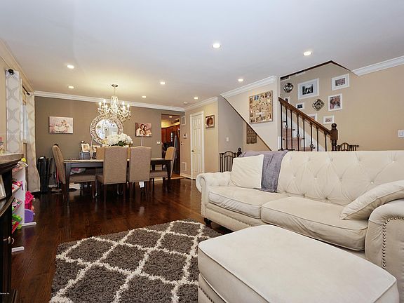 4th image of 66 Ladd Ave