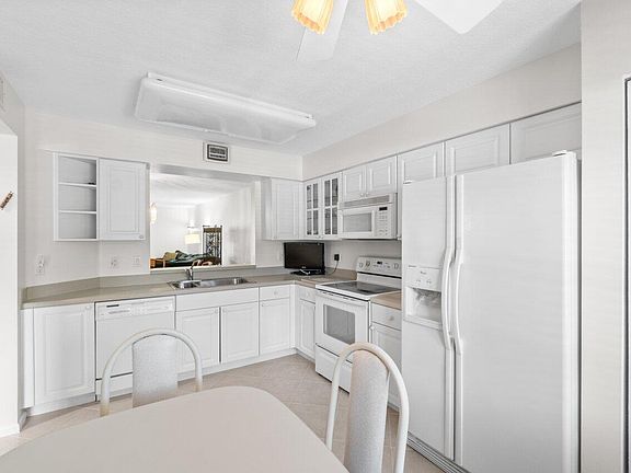 3rd image of 5777 Gemstone Court #206