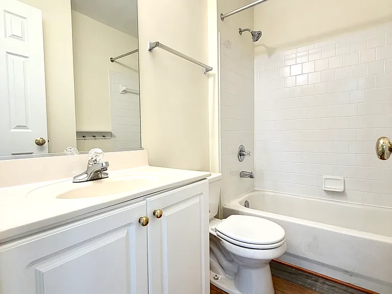 2543 Selkirk Ct — Photo 18