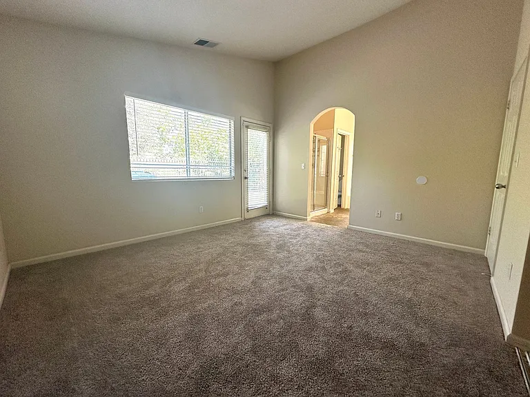 432 Apple Hill Dr — Photo 16