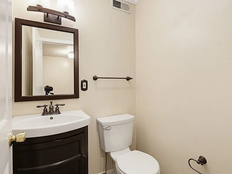 947 Oella Ave — Photo 35