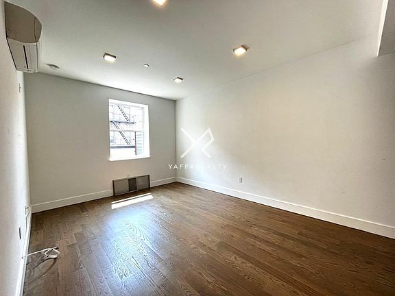 5th image of 806 Saint Johns Pl APT 5D