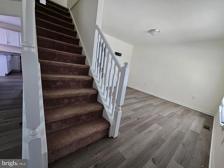 23 Lordship Ln — Photo 38