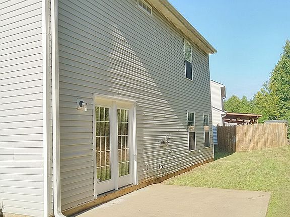 3rd image of 297 Rivers Edge Dr