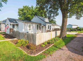 115 W Maple St, Hinton, IA 51024