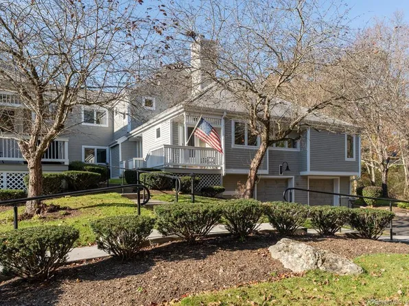101 Hotchkiss Grove Road #13, Branford, CT 06405
