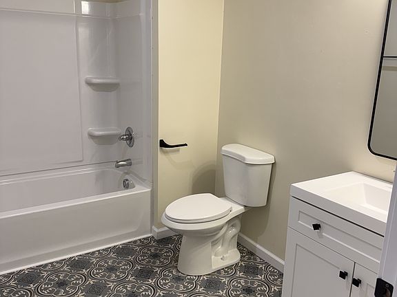 2nd image of 135 N 4th Ave #7