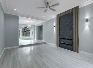 8636 141b St, Surrey, BC V3W 0S3