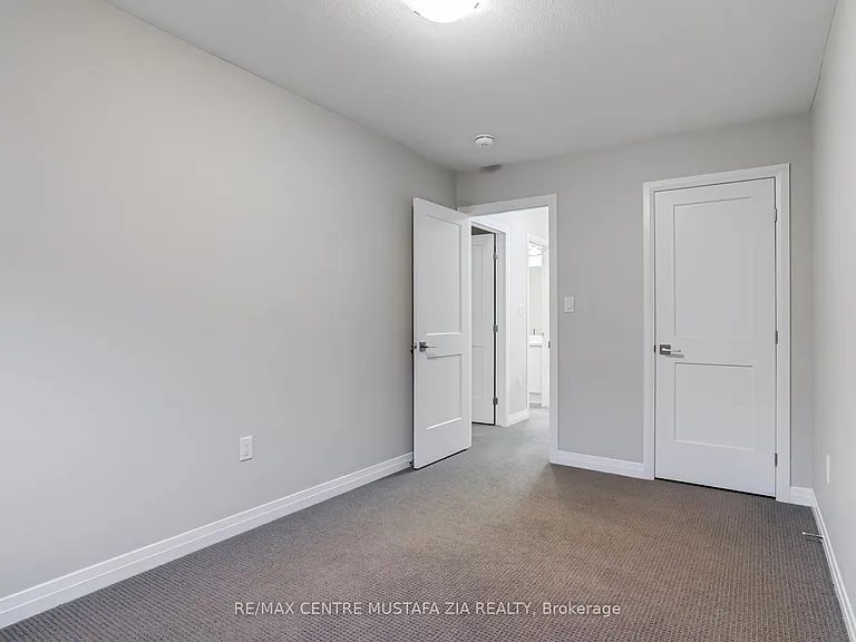 74 Soho St — Photo 30