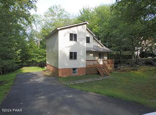 123 Fairview Dr, Dingmans Ferry, PA 18328