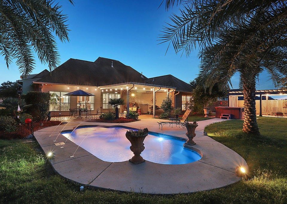 1st image of 13767 Shady Hollow Dr