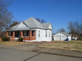 810 Moore St, Festus, MO 63028