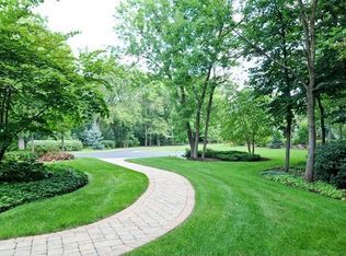 1890 Telegraph Rd, Bannockburn, IL 60015